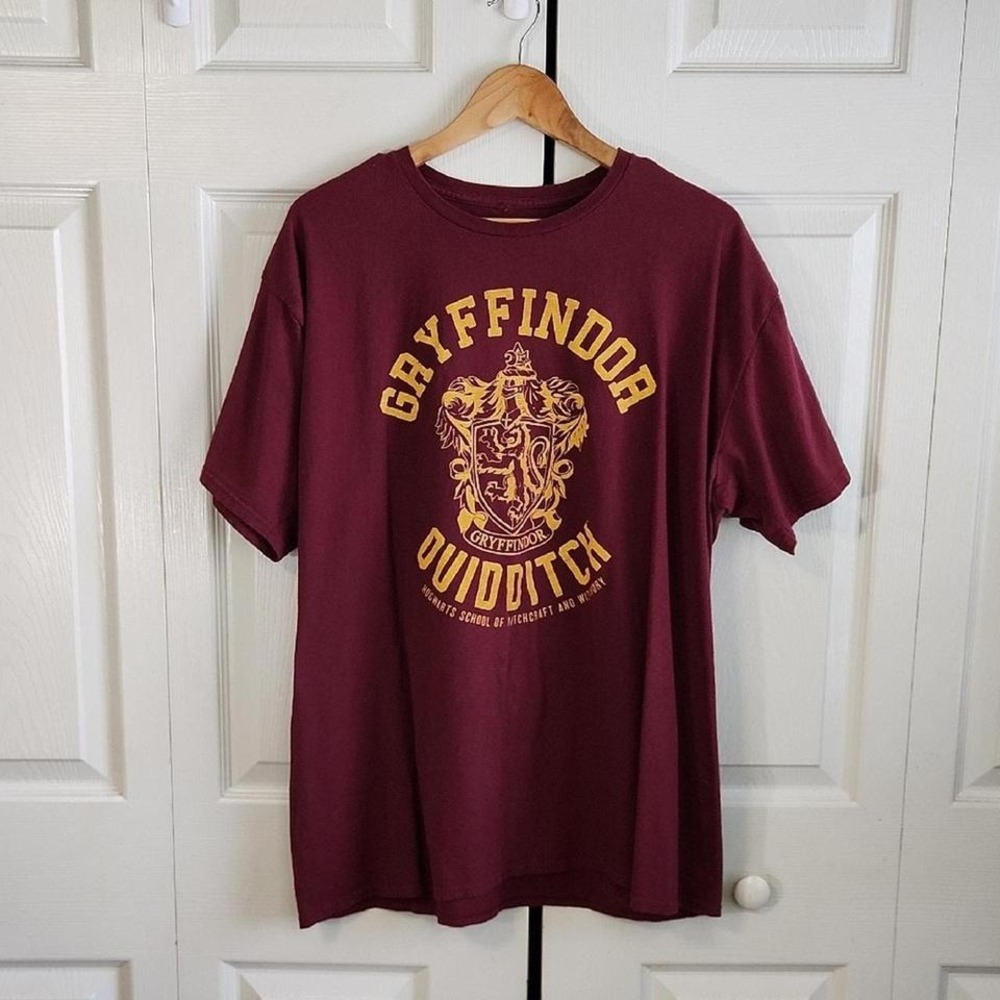 Harry Potter Womens‎ Gryffindor Quidditch Maroon Tee Size 2X Hogwarts Wizard